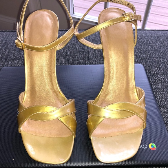 Stuart Weitzman Strappy Sandal - Picture 7 of 8